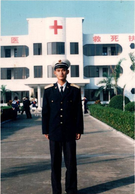 平凡崗位上發(fā)出耀眼的光！同事戰友追憶梅華明淚滿(mǎn)巾-云南能投軍創(chuàng  )產(chǎn)業(yè)投資有限公司