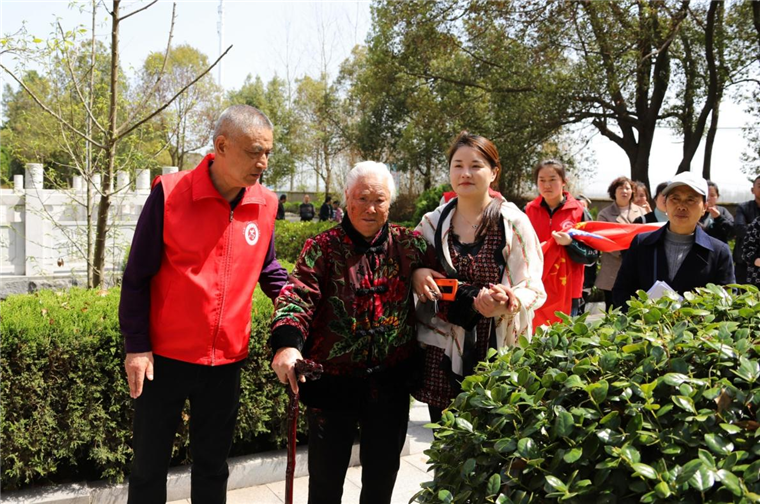 39年如一日，退伍老兵徐振理踏訪(fǎng)千山萬(wàn)水為英烈尋親-云南能投軍創(chuàng  )產(chǎn)業(yè)投資有限公司