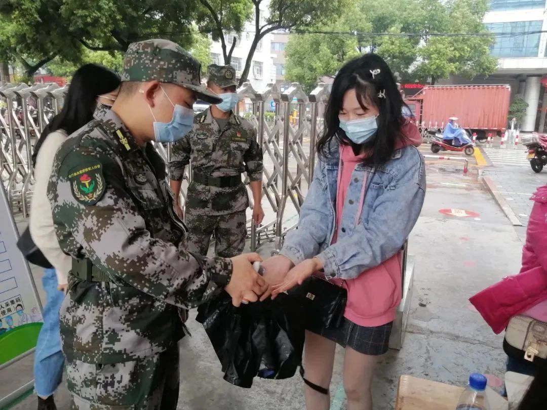 8.jpg 疫情不退老兵不退 退役軍人奮戰抗疫一線(xiàn)-云南能投軍創(chuàng )產(chǎn)業(yè)投資有限公司