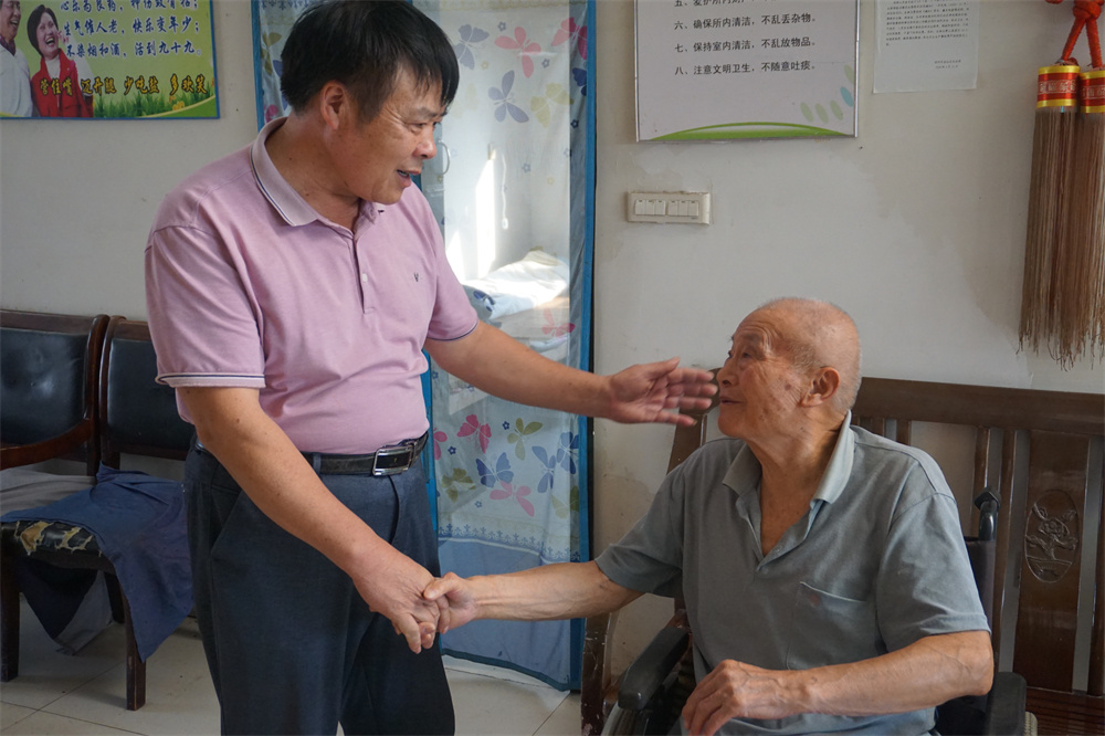 “兵支書(shū)”扎根鄉村30年，當好脫貧致富帶頭人