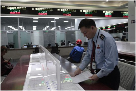 退役軍人劉文彬：從”海軍藍”到”稅務(wù)藍”，用行動(dòng)書(shū)寫(xiě)忠誠-云南能投軍創(chuàng  )產(chǎn)業(yè)投資有限公司