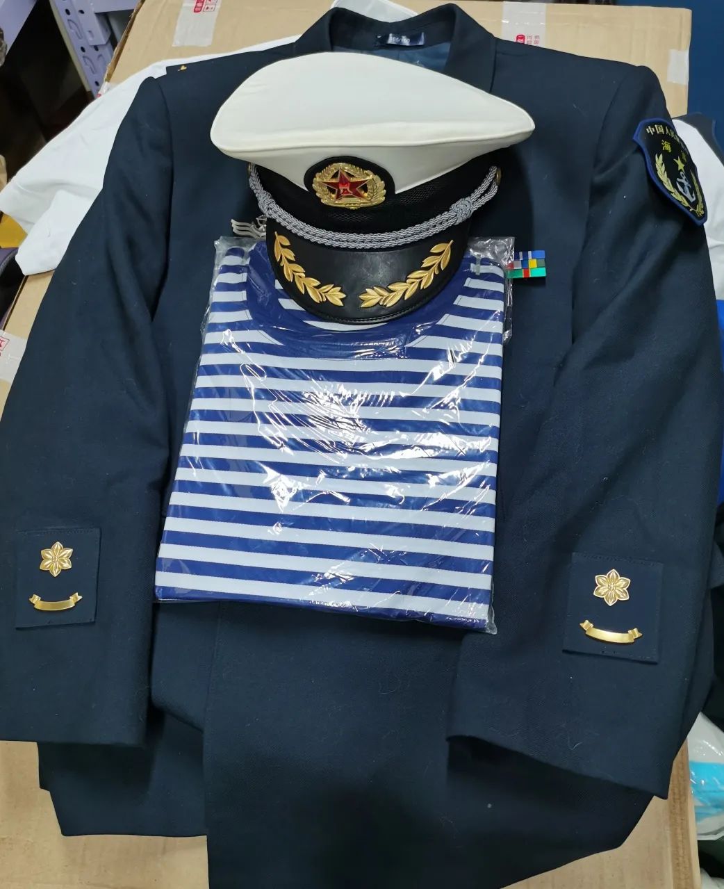 了不起的退役軍人丨40歲從軍醫“跨界”到海關(guān)，他竟還能年年拿第一！-云南能投軍創(chuàng  )產(chǎn)業(yè)投資有限公司