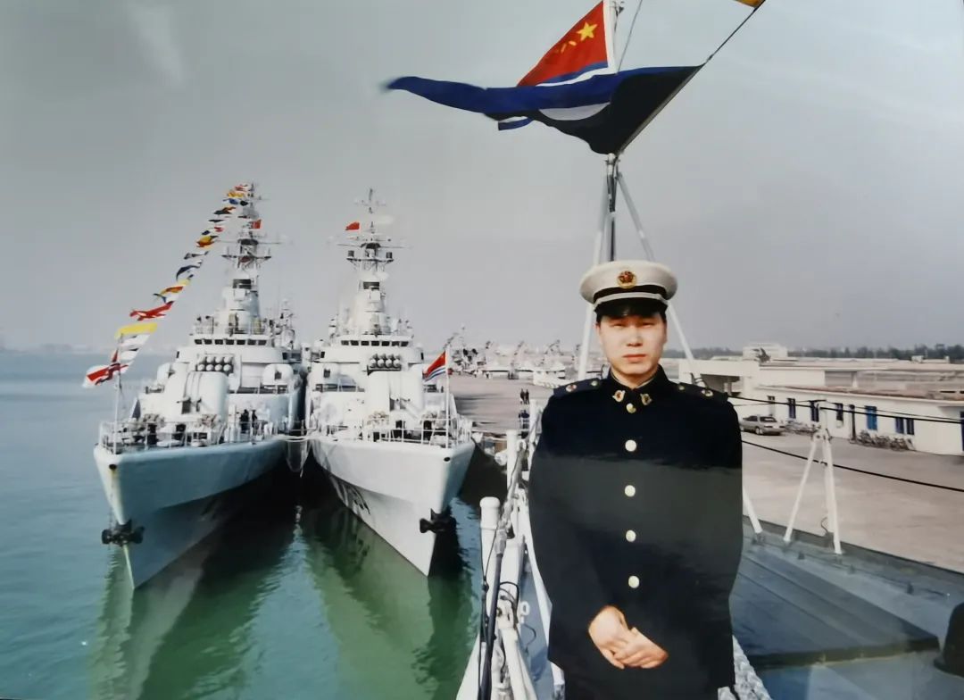 了不起的退役軍人丨40歲從軍醫“跨界”到海關(guān)，他竟還能年年拿第一！-云南能投軍創(chuàng  )產(chǎn)業(yè)投資有限公司