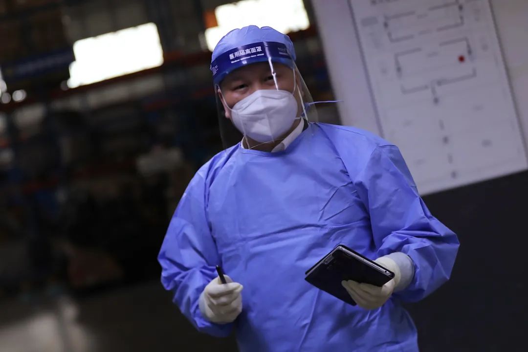 了不起的退役軍人丨40歲從軍醫“跨界”到海關(guān)，他竟還能年年拿第一！-云南能投軍創(chuàng  )產(chǎn)業(yè)投資有限公司