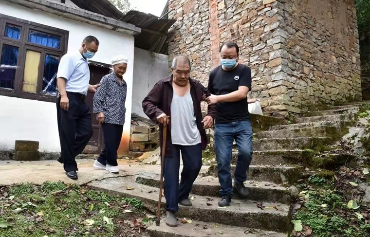 63.jpeg “兵支書(shū)”田進(jìn):軍營(yíng)練斗志 返鄉創(chuàng )輝煌-云南能投軍創(chuàng )產(chǎn)業(yè)投資有限公司