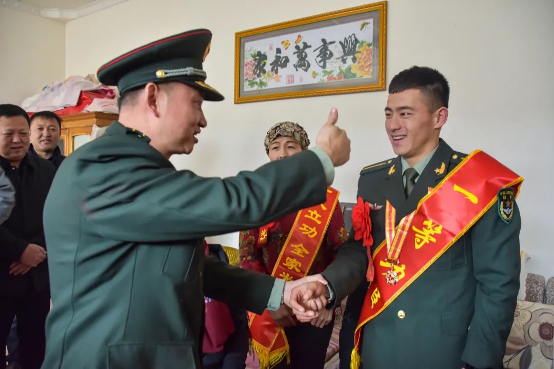 提干！從農民工到一等功！-云南能投軍創(chuàng  )產(chǎn)業(yè)投資有限公司