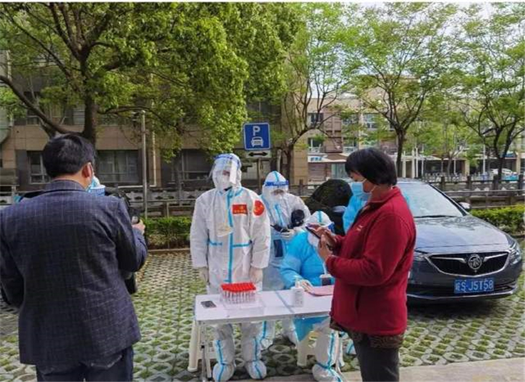 309c236f8c7b23e2cea728.jpeg 永不退役的軍魂——退役軍人李鋒抗疫事跡-云南能投軍創(chuàng )產(chǎn)業(yè)投資有限公司