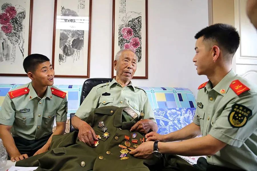 百歲紅軍譚德本，一路走好！