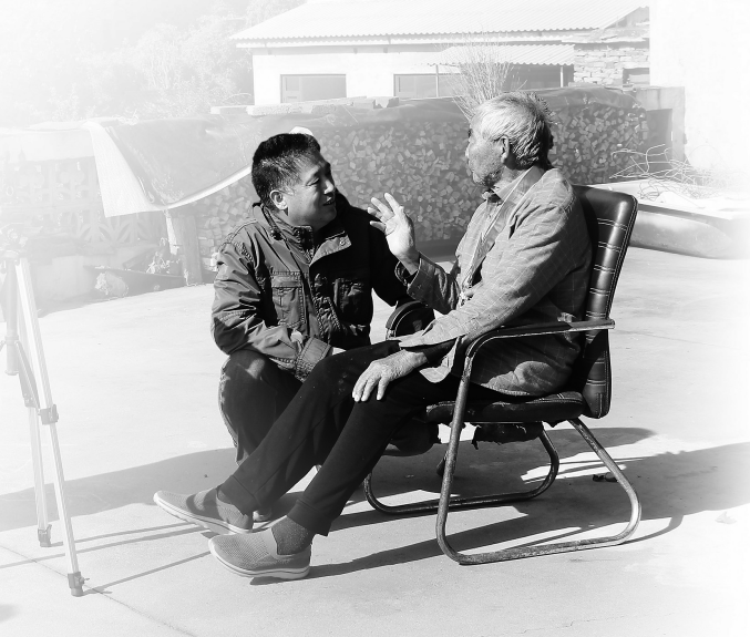 他們與時(shí)間賽跑，為100位參戰老兵留下掌印和影像-云南能投軍創(chuàng  )產(chǎn)業(yè)投資有限公司