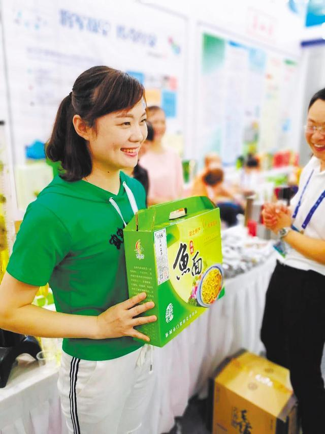 了不起！這群退役女兵在平凡崗位上做出了不平凡的業(yè)績(jì)-云南能投軍創(chuàng  )產(chǎn)業(yè)投資有限公司