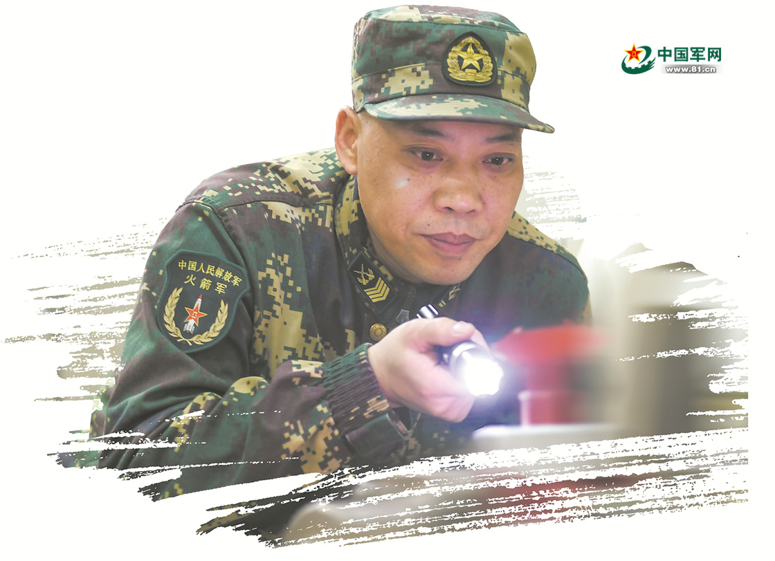 5.jpeg 4名火箭軍老兵告別軍營(yíng) 烈焰見(jiàn)證歲月榮光-云南能投軍創(chuàng )產(chǎn)業(yè)投資有限公司