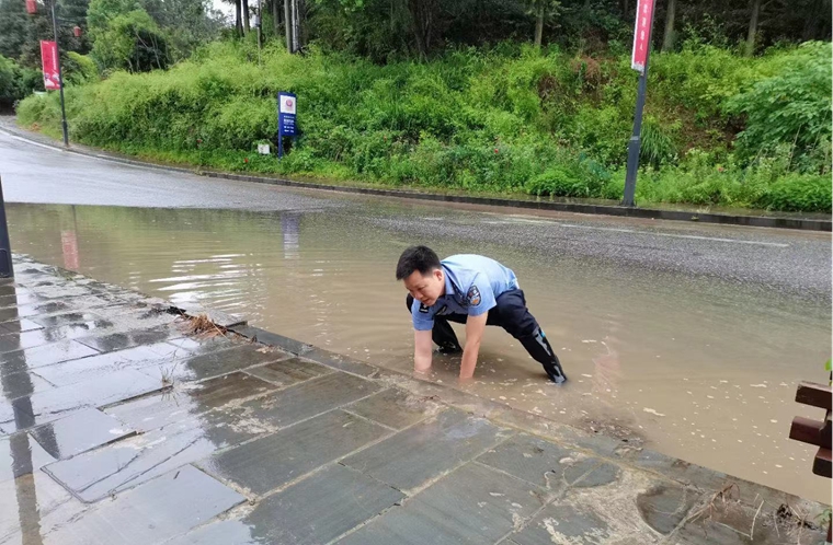 厲害了！這名退役軍人成為“全國特級優(yōu)秀人民警察”-云南能投軍創(chuàng  )產(chǎn)業(yè)投資有限公司