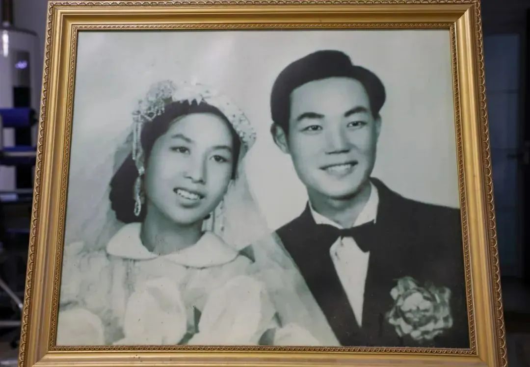 95歲老人走了，子女清理遺物時(shí)發(fā)現他竟是個(gè)大英雄……