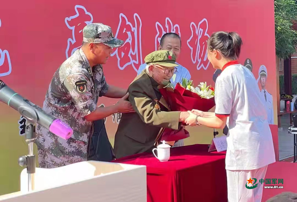 309c237048b0241e199809.jpg 93歲“特等功臣”馬維華:年年為學(xué)生講述戰斗故事 直到講不動(dòng)為止-云南能投軍創(chuàng )產(chǎn)業(yè)投資有限公司