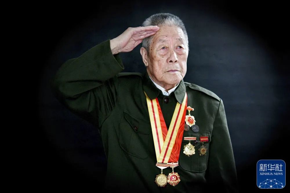 浴血榮光丨致敬抗戰老戰士——王國華、宮健-云南能投軍創(chuàng  )產(chǎn)業(yè)投資有限公司