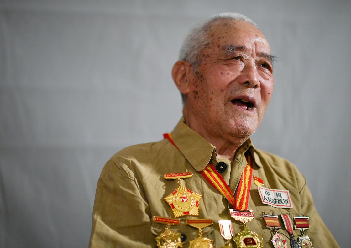 浴血榮光丨致敬抗戰老戰士——周紹文-云南能投軍創(chuàng  )產(chǎn)業(yè)投資有限公司