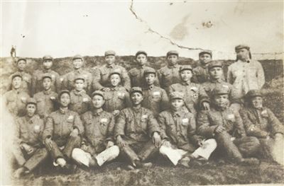 為抗美援朝老兵攝制大合影的故事有了“續集”，浙江省杭州市富陽(yáng)區志愿者手繪烈士遺像，圓烈士女兒多年心愿—— “75年了，我終于看清您的模樣”-云南能投軍創(chuàng  )產(chǎn)業(yè)投資有限公司