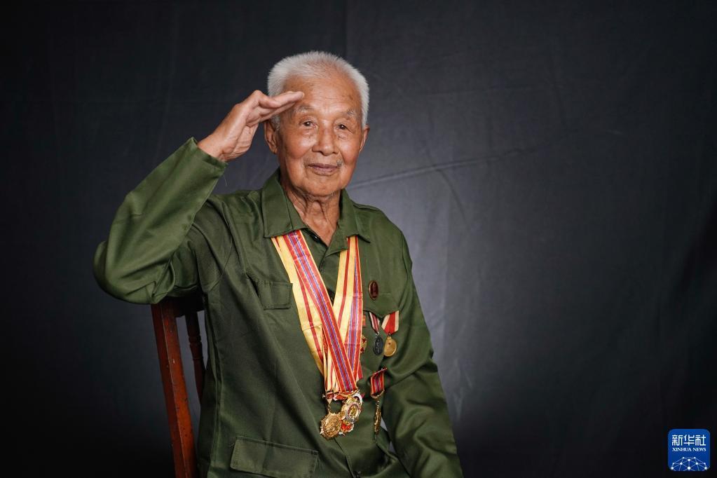 浴血榮光丨致敬抗戰老戰士——陳喬-云南能投軍創(chuàng  )產(chǎn)業(yè)投資有限公司