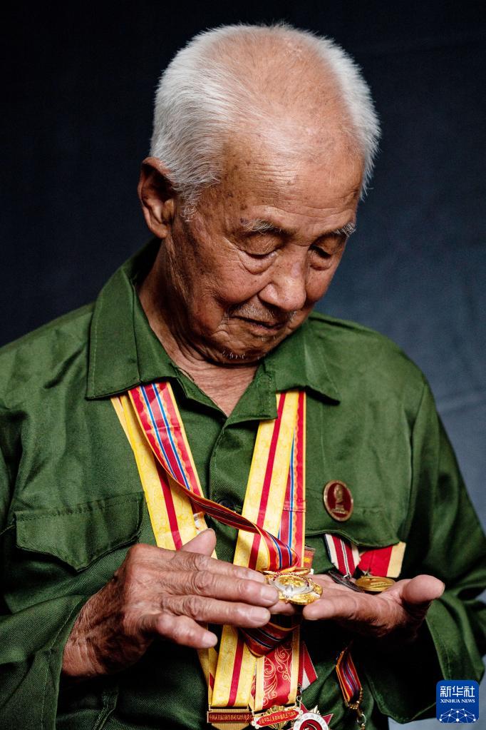 浴血榮光丨致敬抗戰老戰士——陳喬-云南能投軍創(chuàng  )產(chǎn)業(yè)投資有限公司