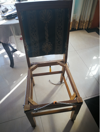 天有一雙手——記軍休干部吳建德義務(wù)為民服務(wù)11年-云南能投軍創(chuàng  )產(chǎn)業(yè)投資有限公司