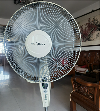 天有一雙手——記軍休干部吳建德義務(wù)為民服務(wù)11年-云南能投軍創(chuàng  )產(chǎn)業(yè)投資有限公司