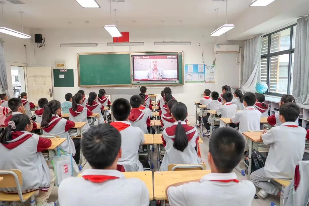 一場(chǎng)主題直播超億人次觀(guān)看，“中國退役軍人”這樣出圈！-云南能投軍創(chuàng  )產(chǎn)業(yè)投資有限公司