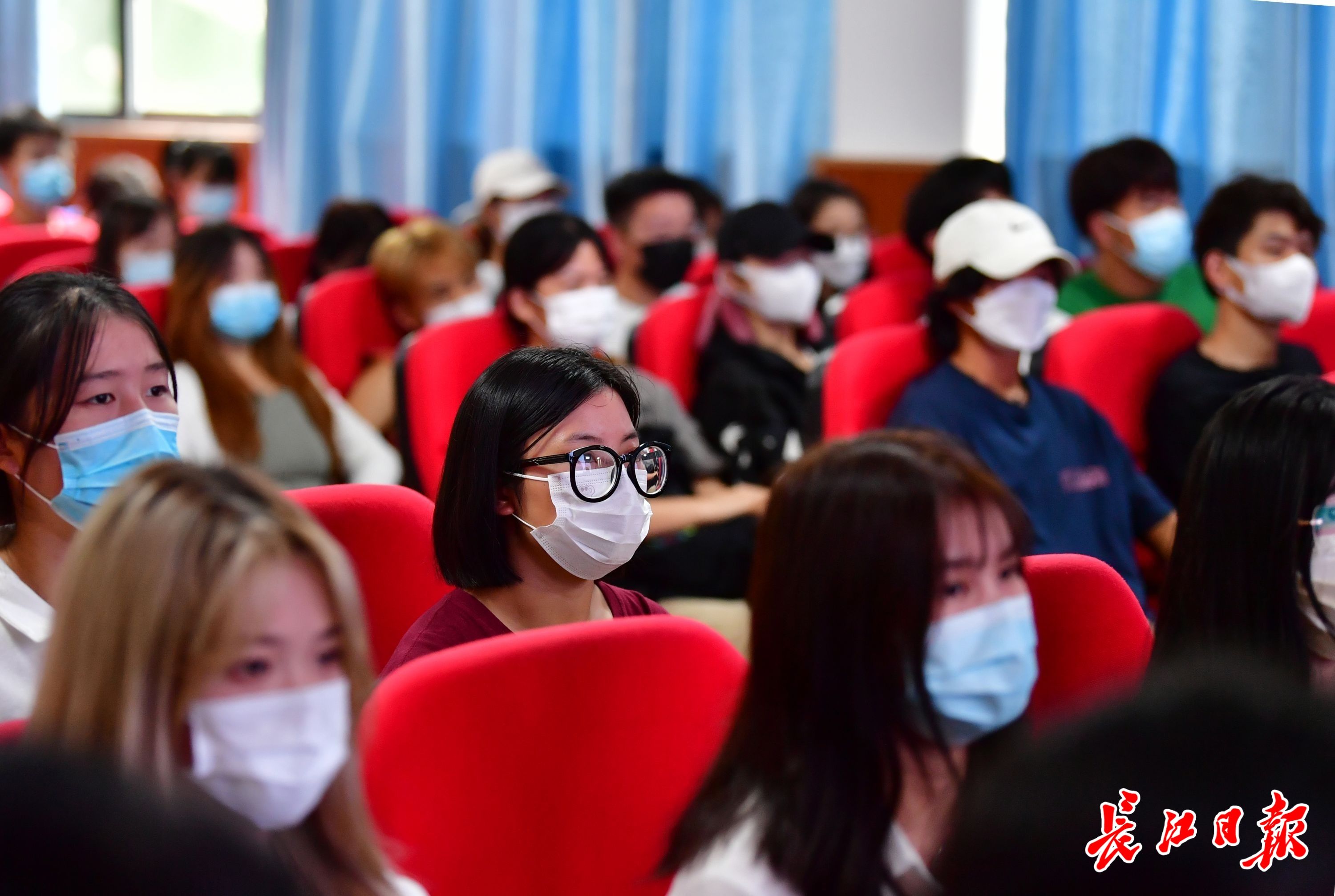 300多萬(wàn)人觀(guān)看！軍校退休教授的這堂課火了-云南能投軍創(chuàng  )產(chǎn)業(yè)投資有限公司