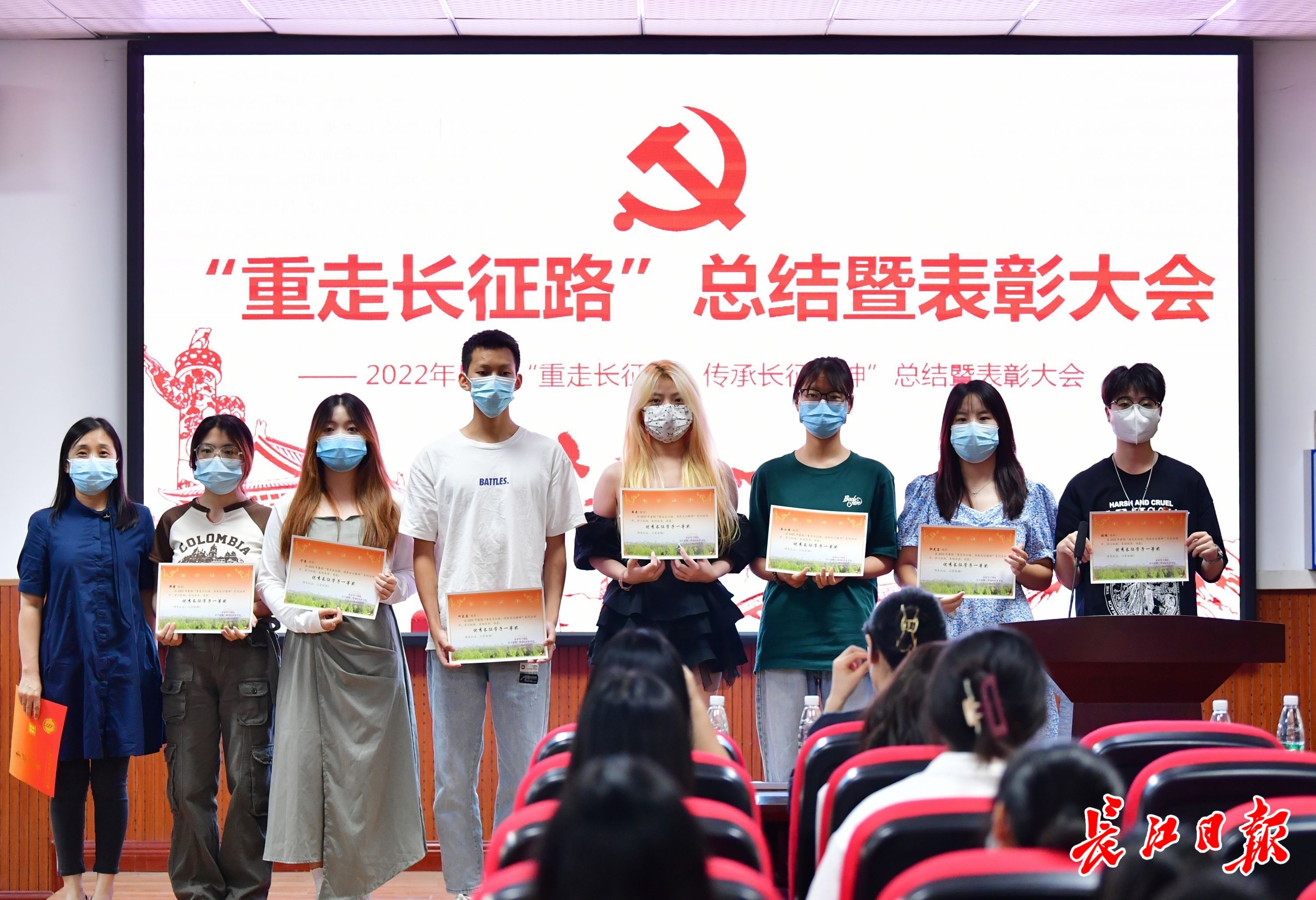 300多萬(wàn)人觀(guān)看！軍校退休教授的這堂課火了-云南能投軍創(chuàng  )產(chǎn)業(yè)投資有限公司