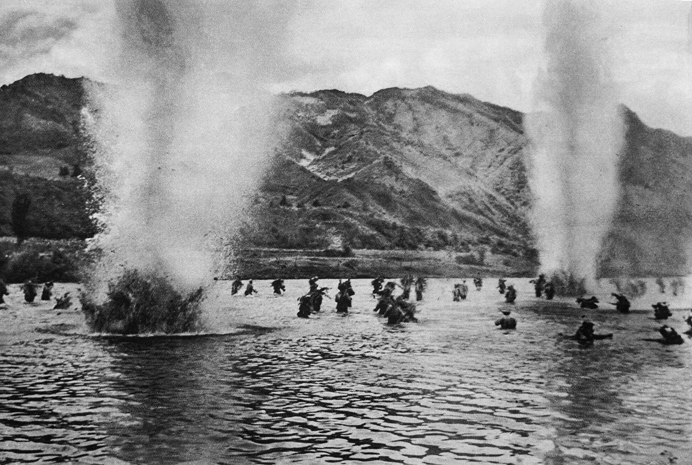 槍林彈雨中，他用鏡頭記錄志愿軍英雄歷史-云南能投軍創(chuàng  )產(chǎn)業(yè)投資有限公司