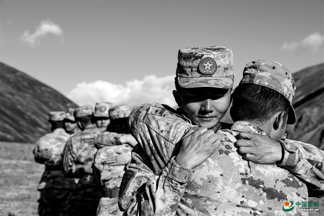 中國邊關(guān)丨雪山腳下，老兵不忍說(shuō)“再見(jiàn)”-云南能投軍創(chuàng  )產(chǎn)業(yè)投資有限公司