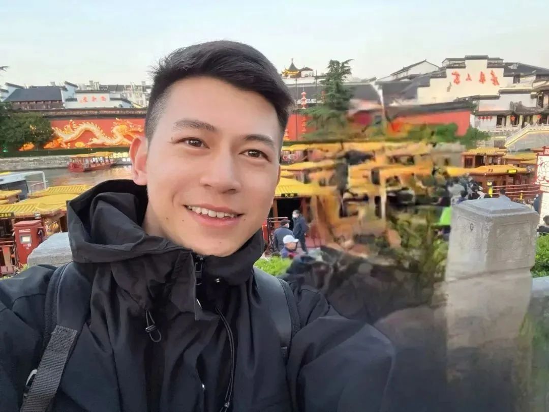 從橋上一躍而下！退役軍人孫逸超，你太帥了！-云南能投軍創(chuàng  )產(chǎn)業(yè)投資有限公司