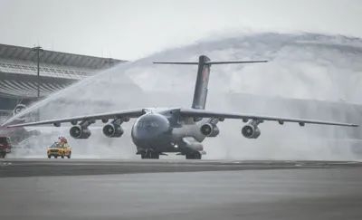 11242.jpg 人民日報:以國家之名 護英烈回家-云南能投軍創(chuàng )產(chǎn)業(yè)投資有限公司