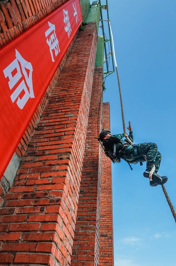 “今天，我退役了……”揮淚告別，他們踏上新征程-云南能投軍創(chuàng  )產(chǎn)業(yè)投資有限公司