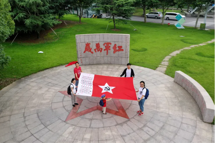 2024，致敬那些溫暖了歲月的老兵-云南能投軍創(chuàng  )產(chǎn)業(yè)投資有限公司